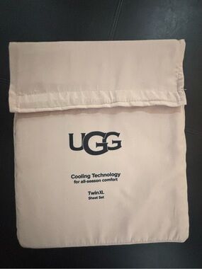 UGG Twin XL Sheet Set in Pale Pink